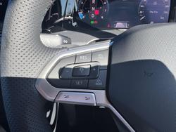 2025 Volkswagen
Golf 110TSI R-Line