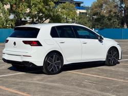 2025 Volkswagen
Golf 110TSI R-Line