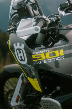 2025 Husqvarna Norden 901 Expedition Norden Black