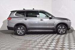 2022 LDV
D90 Executive