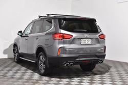 2022 LDV
D90 Executive