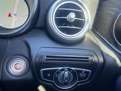 2022 Mercedes-Benz
GLC-Class GLC200
