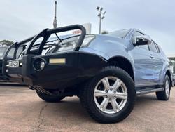2015 Isuzu
MU-X LS-T