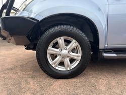 2015 Isuzu
MU-X LS-T
