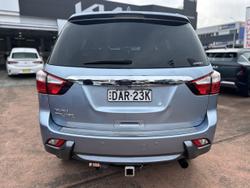 2015 Isuzu
MU-X LS-T
