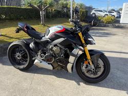 2022 Ducati Streetfighter V4 SP Streetfighter Black