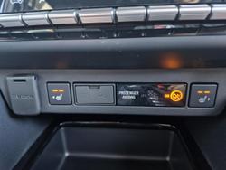 2025 Isuzu
MU-X LS-T