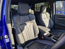 2025 Isuzu
MU-X LS-T