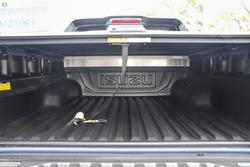 2025 Isuzu
D-MAX X-TERRAIN