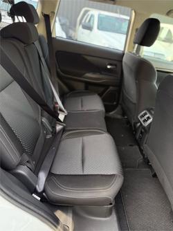 2021 Mitsubishi
Outlander ES