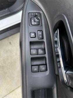 2021 Mitsubishi
Outlander ES