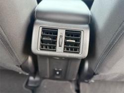 2021 Mitsubishi
Outlander ES