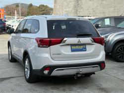 2021 Mitsubishi
Outlander ES