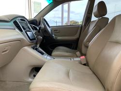 2006 Toyota
Kluger CV