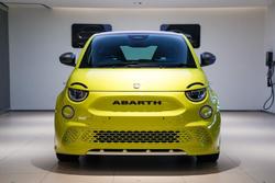2023 Abarth 500e Turismo