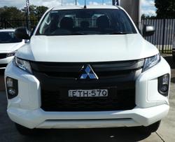 2022 Mitsubishi
Triton GLX