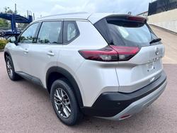 2025 Nissan
                X-TRAIL ST