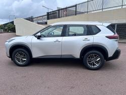 2025 Nissan
                X-TRAIL ST