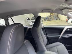 2015 Toyota
                RAV4 GXL