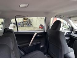 2015 Toyota
                RAV4 GXL