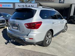 2019 Nissan
Pathfinder ST-L