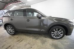 2021 Mazda
CX-5 Akera