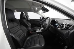 2021 MG
HS PHEV Essence
