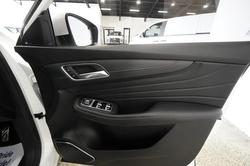 2021 MG
HS PHEV Essence