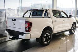 2025 Nissan
Navara ST-X