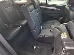 2015 Isuzu
                MU-X LS-T