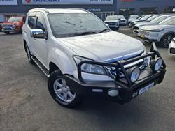 2015 Isuzu
                MU-X LS-T