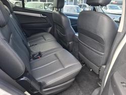 2015 Isuzu
                MU-X LS-T