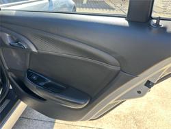 2015 HOLDEN
                COMMODORE SV6