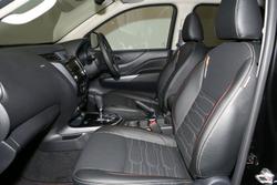 2025 Nissan
                Navara PRO-4X