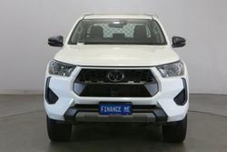 2024 Toyota
Hilux SR