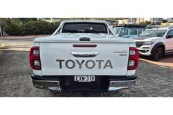 2022 Toyota
                Hilux SR5