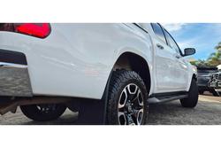 2022 Toyota
Hilux SR5