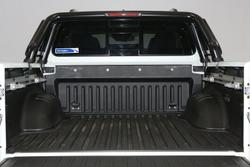 2025 Nissan
                Navara PRO-4X