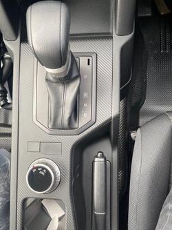 2025 Mitsubishi
Triton GLX