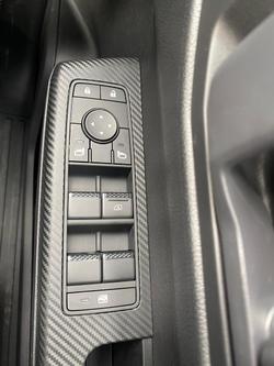 2025 Mitsubishi
Triton GLX