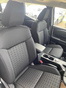 2025 Mitsubishi
Triton GLX