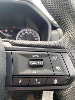 2025 Mitsubishi
Triton GLX