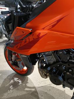 2024 KTM 990 DUKE ORANGE