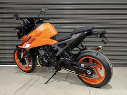 2024 KTM 990 DUKE ORANGE