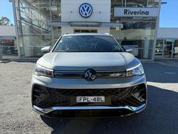 2025 Volkswagen
                TIGUAN R-LINE