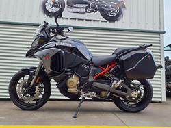 2025 Ducati Multistrada V4S Multistrada Black