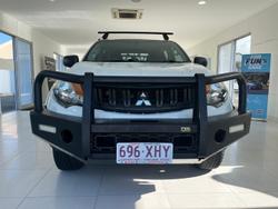 2017 Mitsubishi
                Triton GLX
