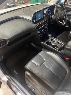 2019 Hyundai
Santa Fe Highlander