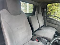 2011 Isuzu Npr NPR 200 WHITE