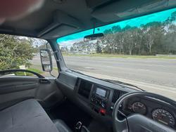 2011 Isuzu Npr NPR 200 WHITE